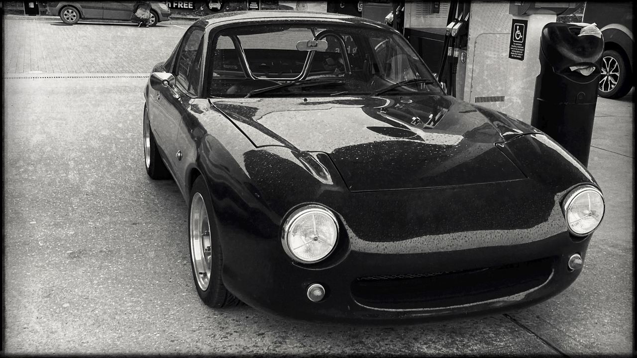 99 RON. ££. Sigh. (deleted no.plate in software. Would be lovely to be able to do this IRL - front looks so mu