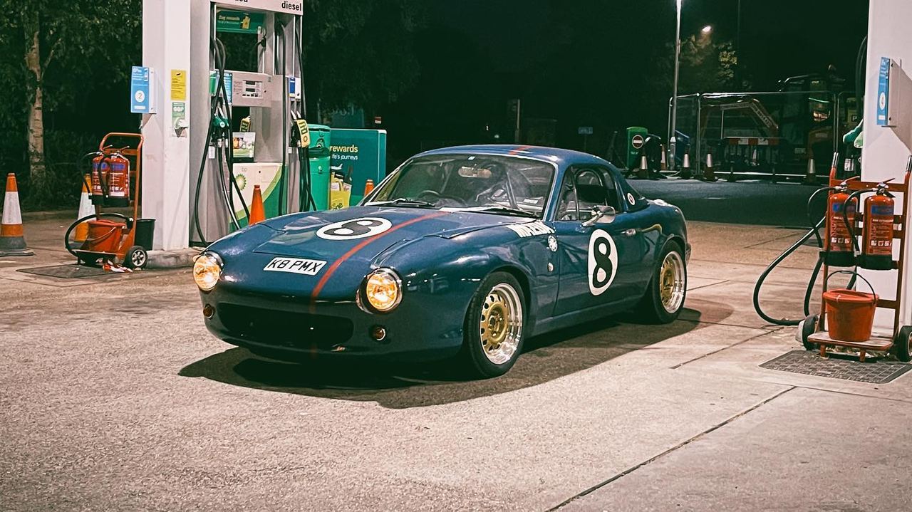 Morning pit stop.