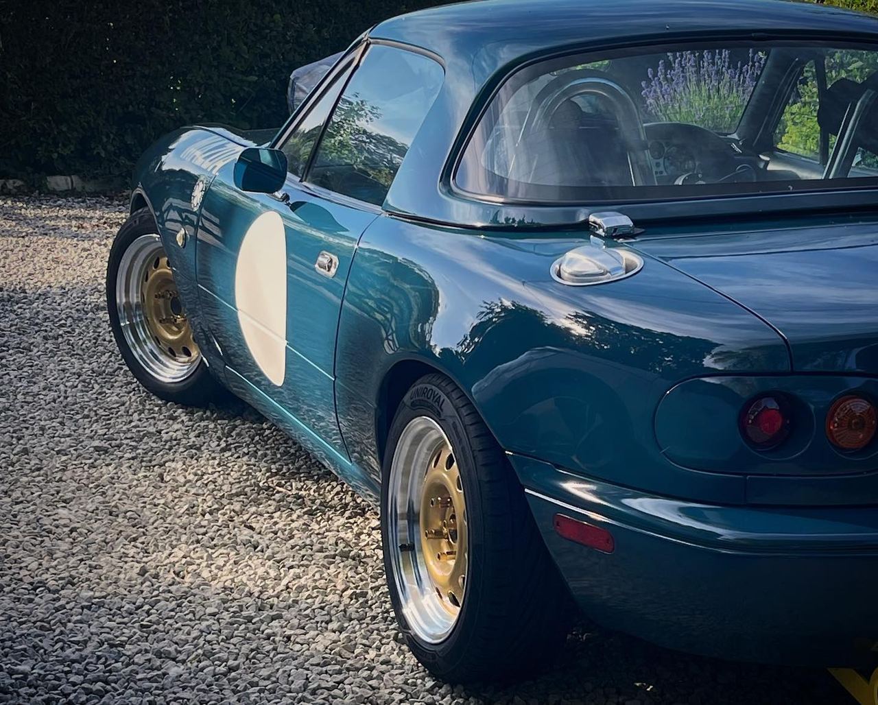 Roundels to kick things off.