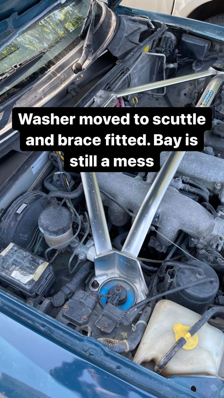 Washer moved to scuttle and brace fitted. Bay is still a mess